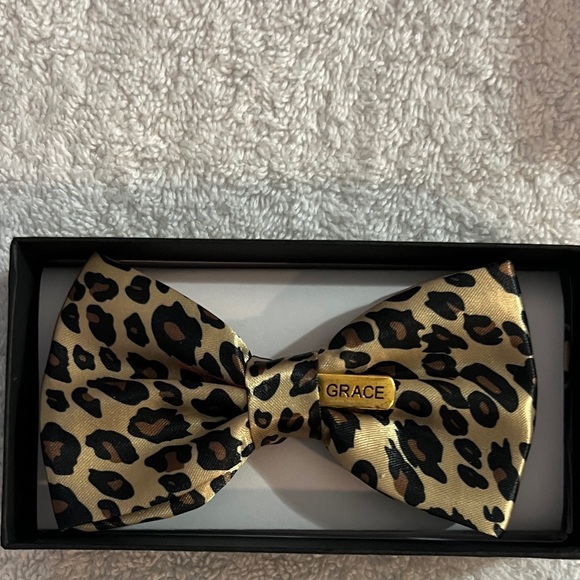 Grace Other - Tytus Ties Grace Leopard-Print Bow Tie in Gold and Black
